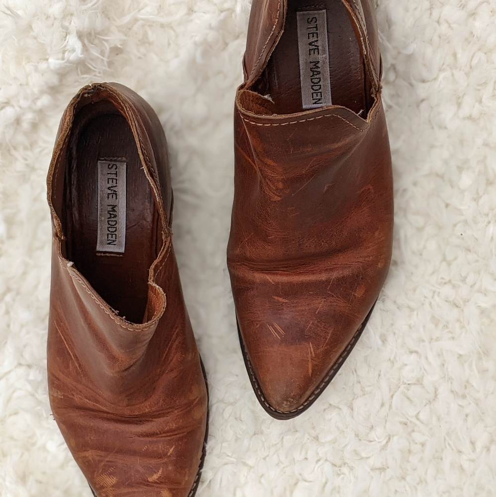 *SOLD* Steve Madden Austin Leather Booties - Picture 5 of 7